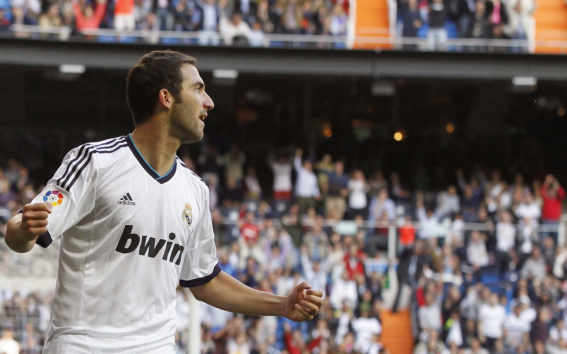 开云体育登录-昨夜绿茵豪门决战，明日华尔街大场面先生—小贾伦·杰克逊的跨界启示录